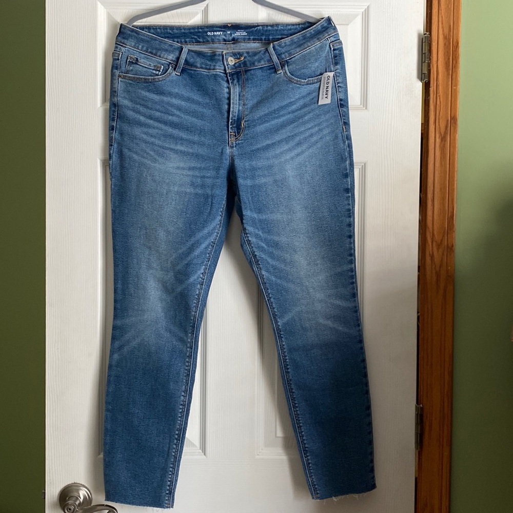 Old Navy Rockstar Super Skinny NWT size 14